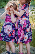 Lade das Bild in den Galerie-Viewer, Schnittmuster Kleid Jana MiniMe