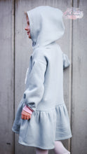 Lade das Bild in den Galerie-Viewer, Schnittmuster Sweatkleid Tina