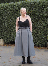 Lade das Bild in den Galerie-Viewer, Schnittmuster Rock Amelia