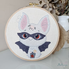 Lade das Bild in den Galerie-Viewer, Stickdatei Fledermaus FlediMaus