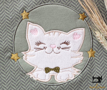 Lade das Bild in den Galerie-Viewer, Stickdatei Applikation Nico Samtpfote