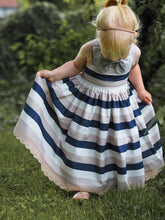 Lade das Bild in den Galerie-Viewer, Schnittmuster Kleid Belle