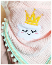 Lade das Bild in den Galerie-Viewer, Stickdatei Applikation Emma Traumschön