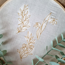 Lade das Bild in den Galerie-Viewer, Stickdatei Blumenset "Eleganz"