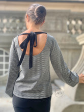 Lade das Bild in den Galerie-Viewer, Schnittmuster Bluse/Pullover Helena