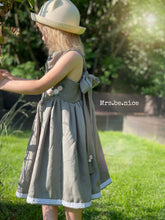 Lade das Bild in den Galerie-Viewer, Schnittmuster Kleid Belle